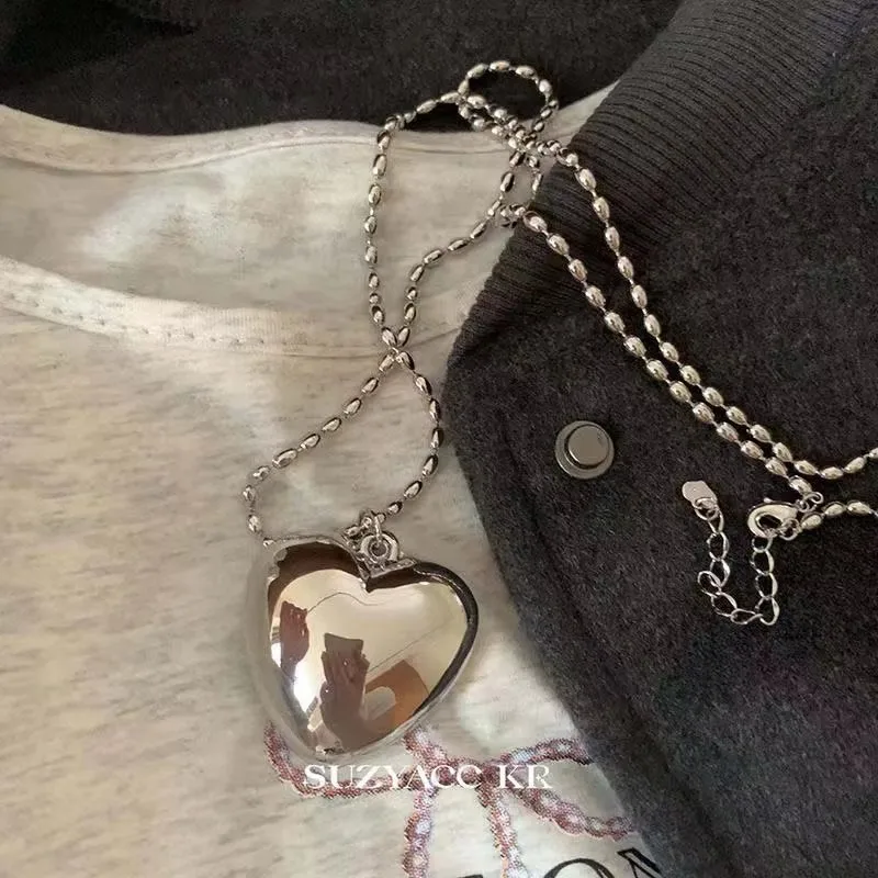 Y2K Silver Color Love Heart Pendant Necklace For Women Simple Metal Long Round Bead Sweater Chain Necklace Aesthetic Jewelry