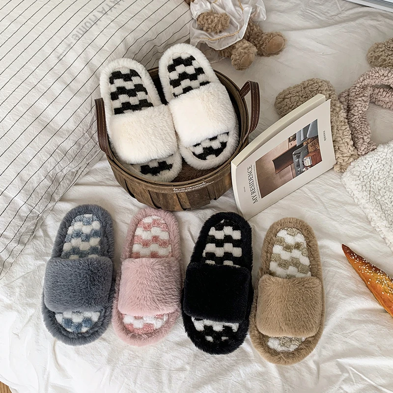 

2025 Winter New Children Plush Slipeprs for Girls Fashion Korean Style Soft Bottom Anti-slippery Versatile Chic Open-toe Shoes