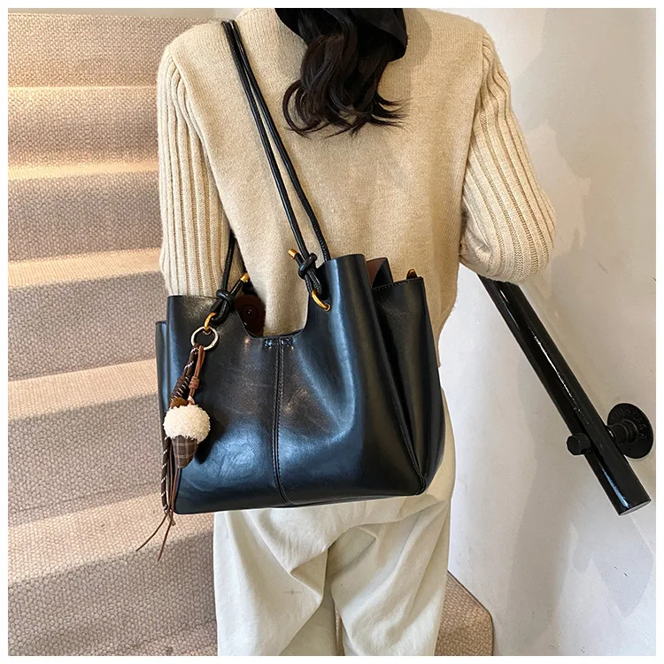 

2025 Vintage Large Capacity Tote Bag for Women Genuine Leather Multi-way Shoulder Crossbody Purse Retro Chic Work Bag