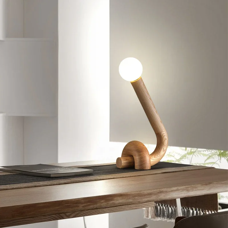 New Design Sense Creative Personality LED Desk Lamp for Bedroom Bedside Lamp Living Study Room High-end Solid Wood