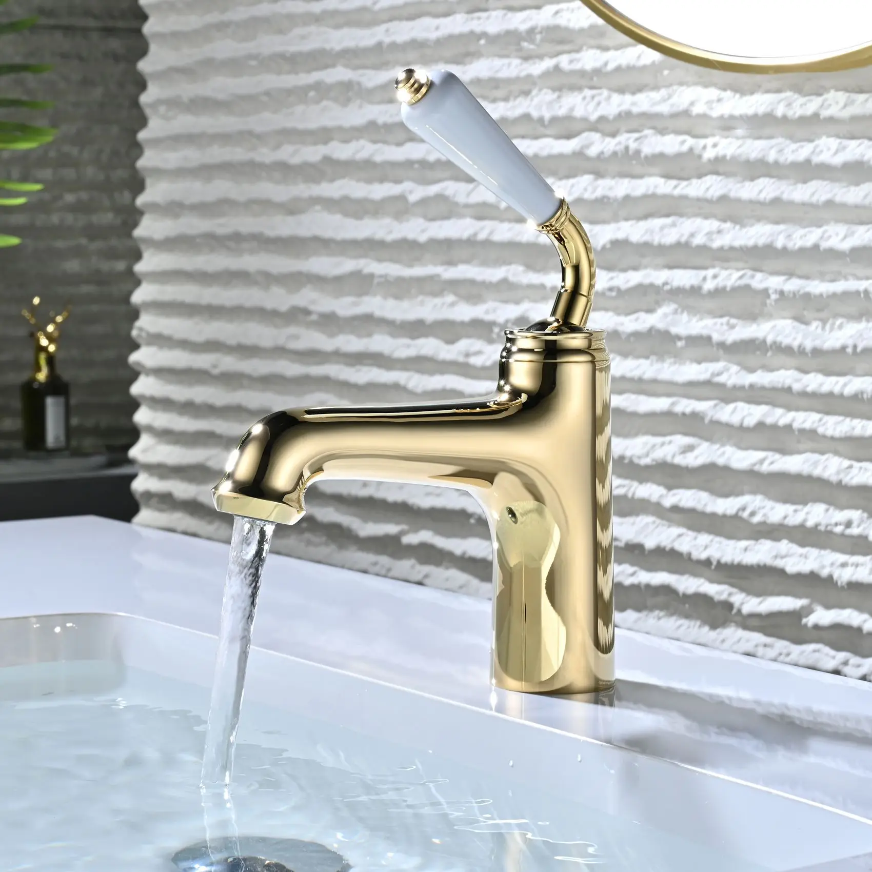 

Gold Bathroom Basin Faucet Hot and Cold Crane Brass Sink Mixer Single Lever Sink Faucet Water Faucet Crane Brush Gold