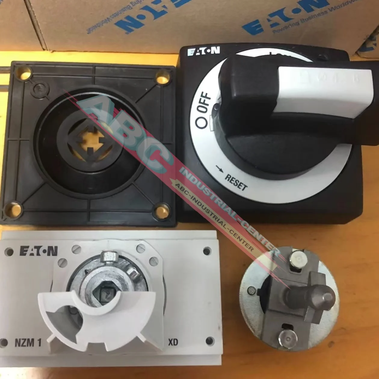 NZM3-XTVD DILM32-10(RDC24) サーキットブレーカーハンドル 新品