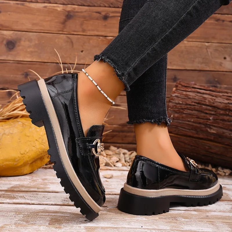 2025 Fashionable Versatile Ladies Shoes Spring Autumn Lightweight Comfortable Chunky Heel Flats Round Toe Leather