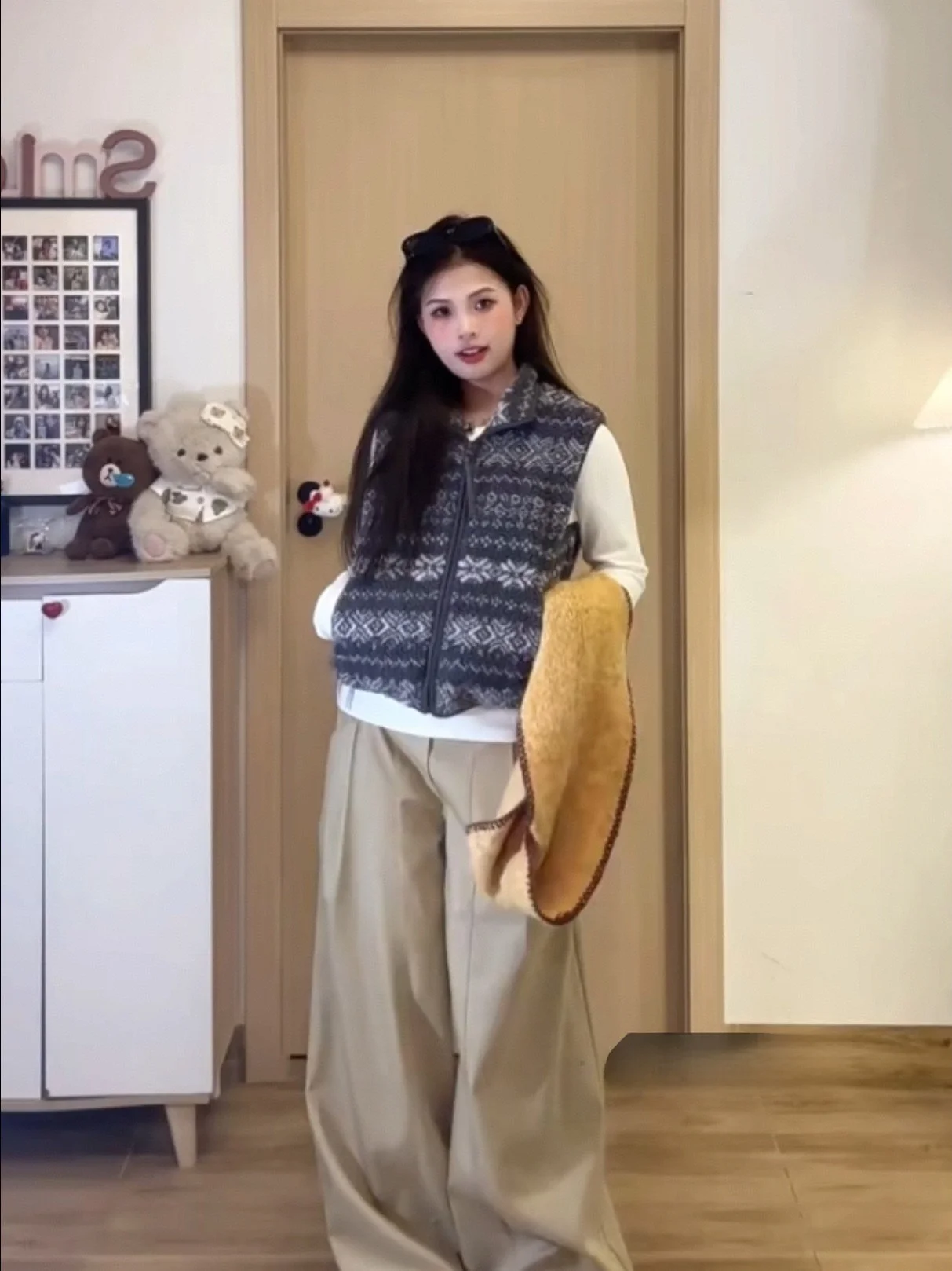 

Американский ретро-жилет из овечьей шерсти для женщин, весна 2026, новинка, премиум-класс, многослойный, с узором Fair Isle, укороченный, приталенный, короткое пальто