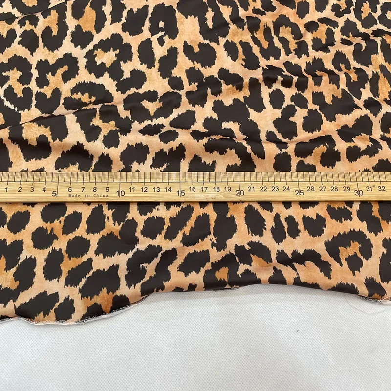 Fashion Leopard Pattern Printing Polyester Fabric for Dress Women's Clothing Skirt Diy Cloth for Sewing Material by the Yard