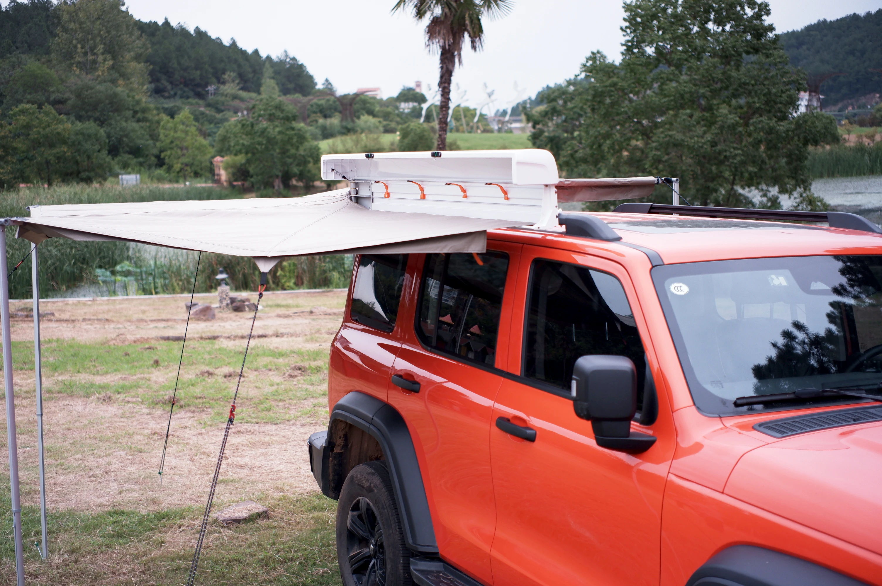 Factory Hot Sales Four-season Extended Type Camping Aluminum Case SUV Retractable Car Side Awning