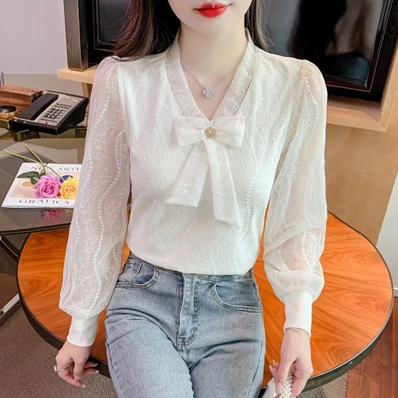 Chemises élégantes en dentelle rose pour femmes, manches longues, vêtements coréens Y2k, Slim, bureau, hauts pour dames, automne hiver, col en V, chemisiers décontractés