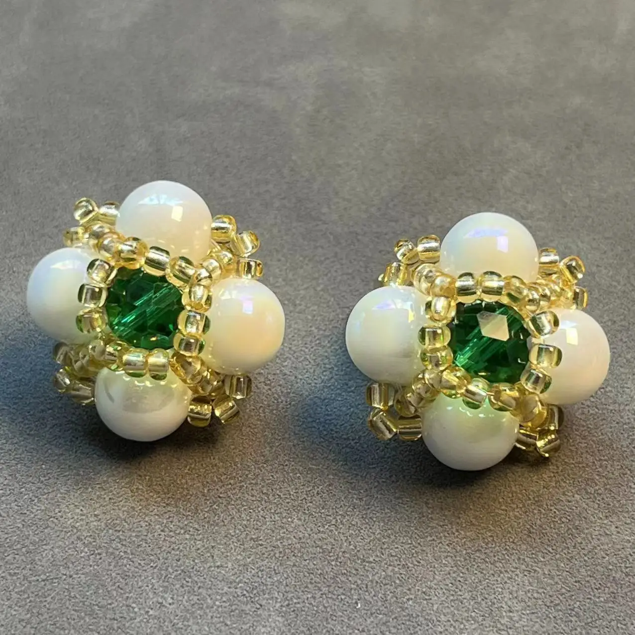Vintage medieval pure handmade white glazed woven flower ball advanced sense retro earrings stud earrings temperament earclips
