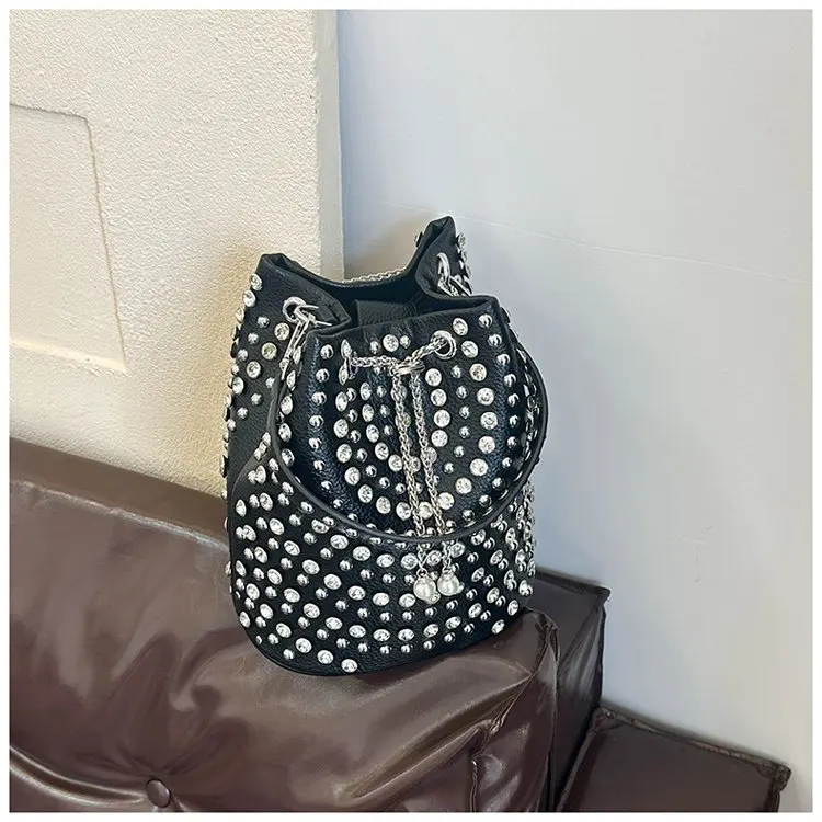 

Бестселлер 2026: Сумка-ведро в стиле панк, регулируемая многофункциональная сумка через плечо с верхней ручкой, готическая сумочка для повседневного использования, женская сумка