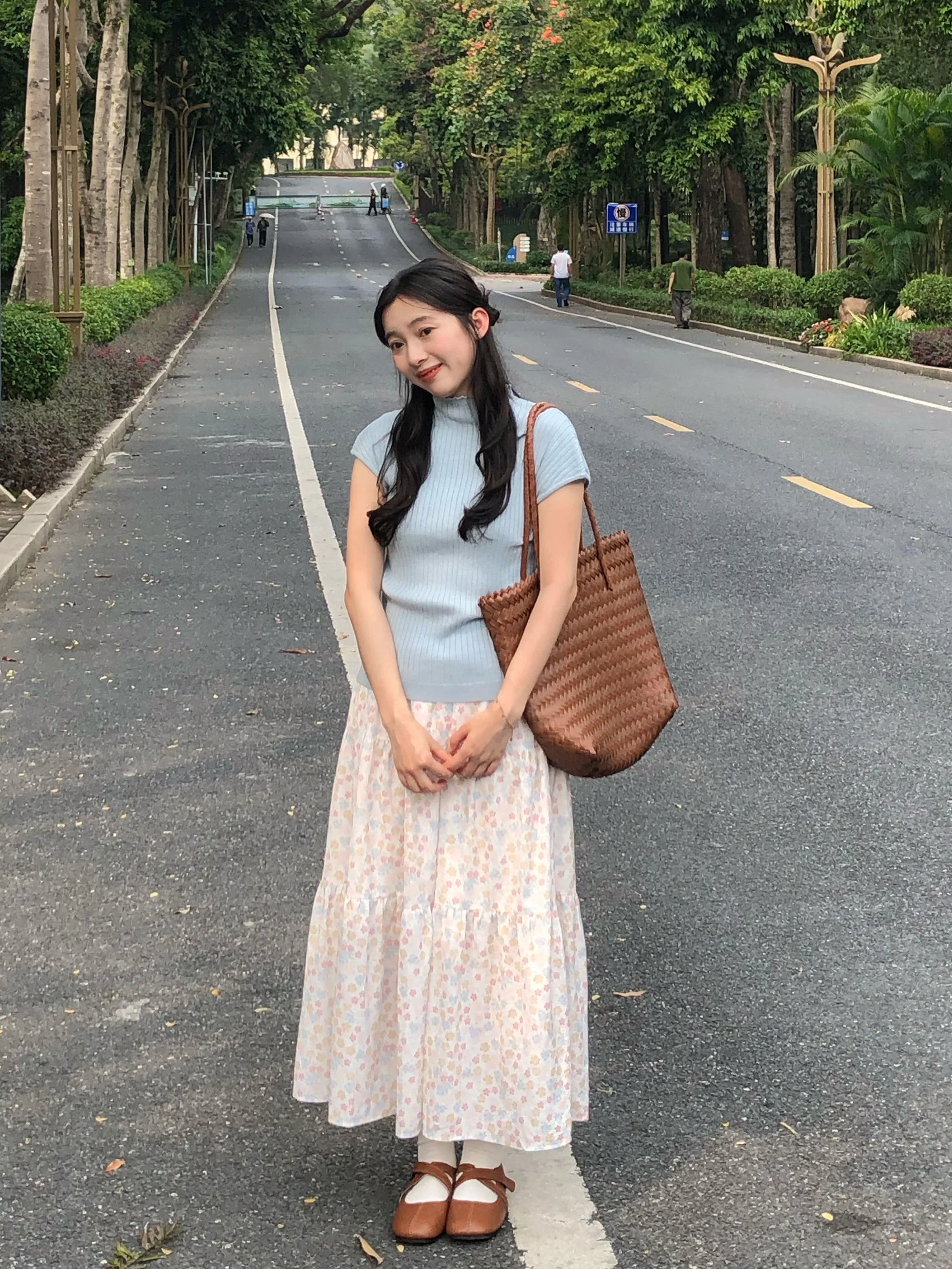 

Женский трикотажный свитер с коротким рукавом, облегающий крой, с воротником-стойкой, весна-лето, маленький размер, модный французский стиль, стандартной толщины