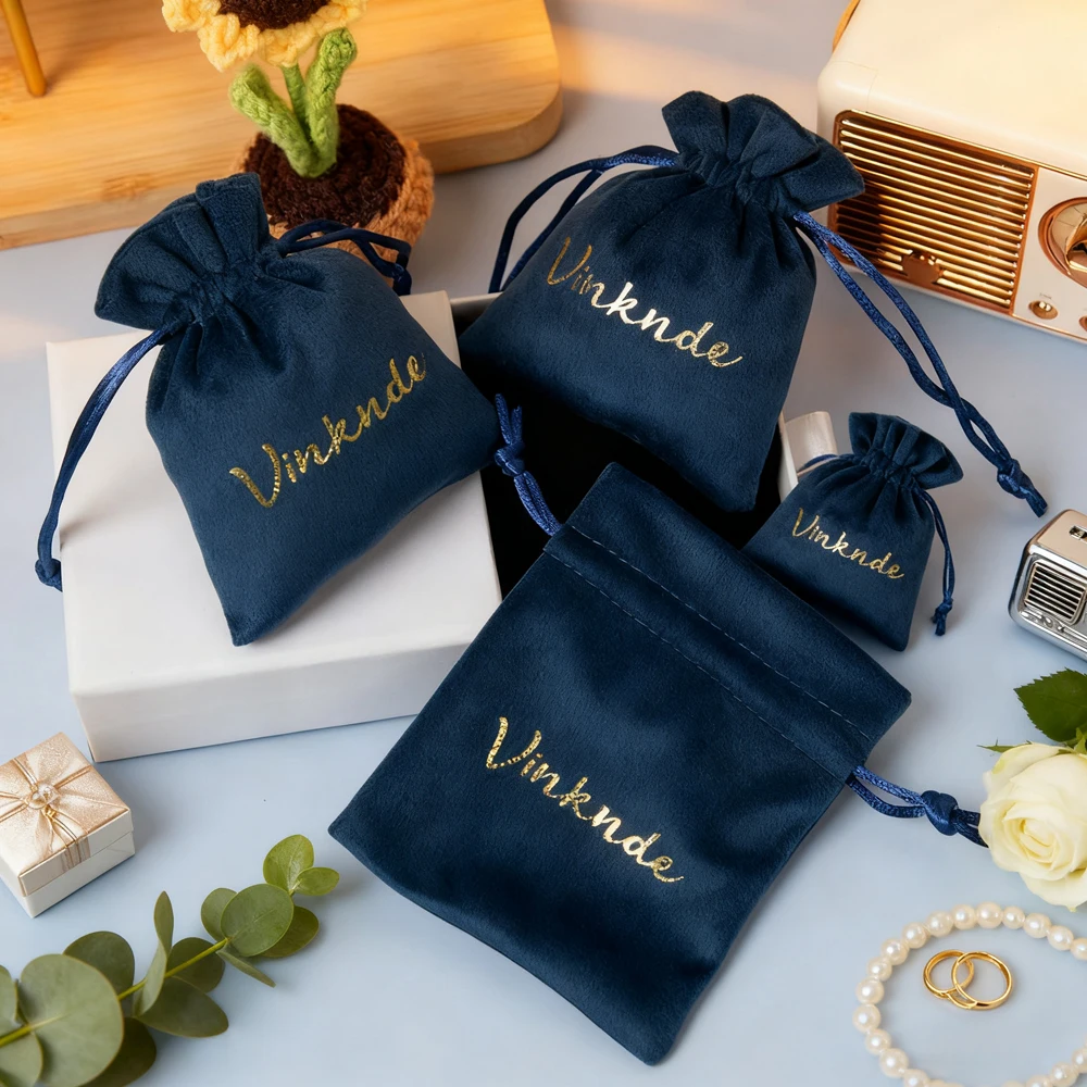 

100 шт., бархатные сумки для ювелирных изделий, индивидуальный логотип, мягкое маленькое ожерелье, браслет, упаковочные мешочки, подарочная сумка на шнурке, коробка для хранения сережек