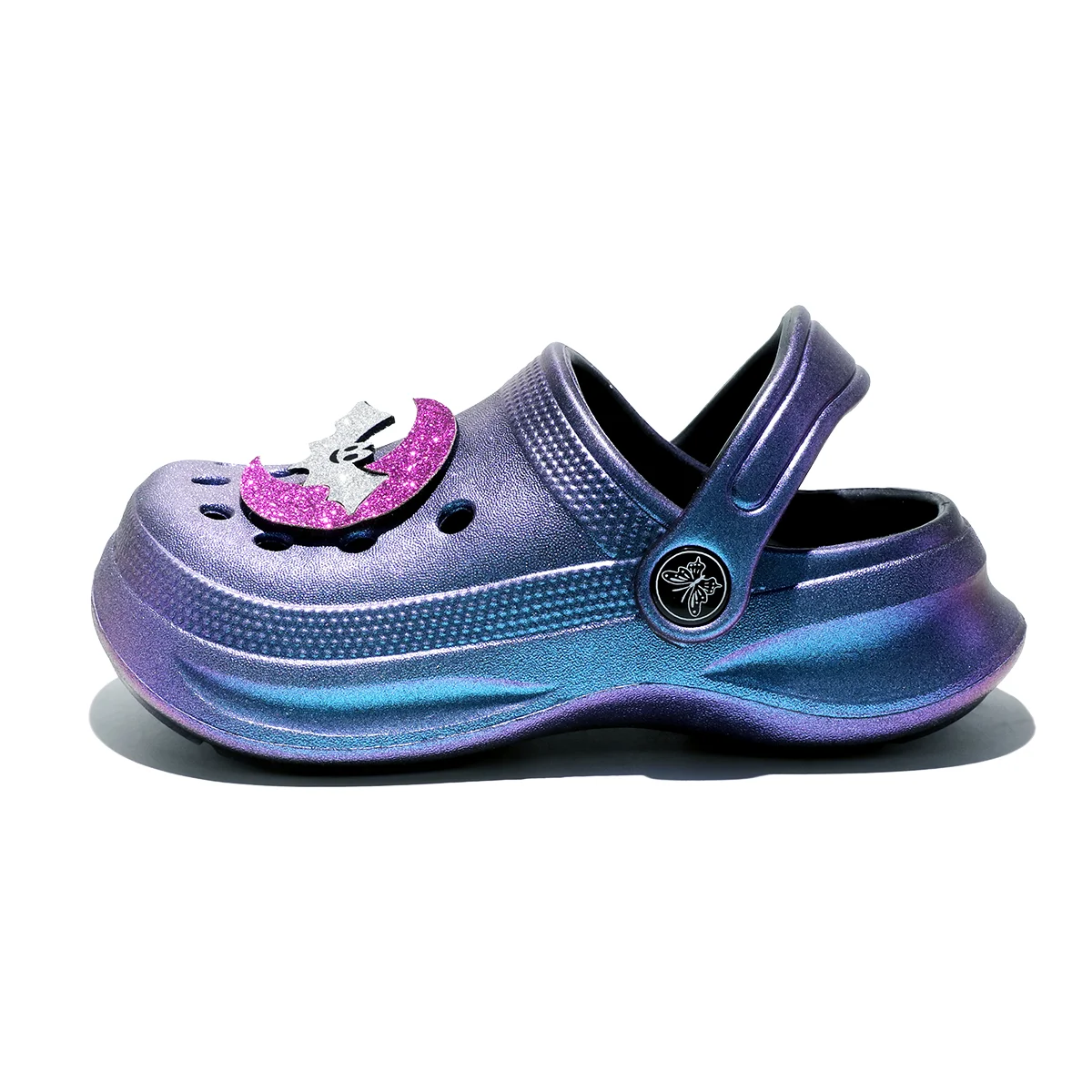 Kinder Slip-On Clogs und Pantoletten - Atmungsaktive, Wasserdichte EVA-Gartenschuhe mit Dekorativer Kette für Strand und Alltag 168 – Detail 5