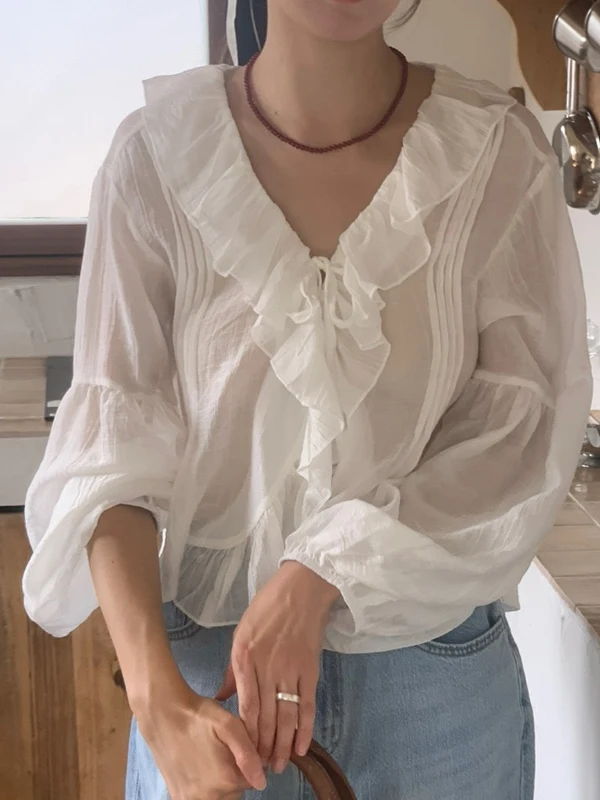 

Loose Women's irt V-Ne Ties Long Sve Korean Sle Sweet Youthful Sunscreen Flounce Polyester Fiber Thin Model