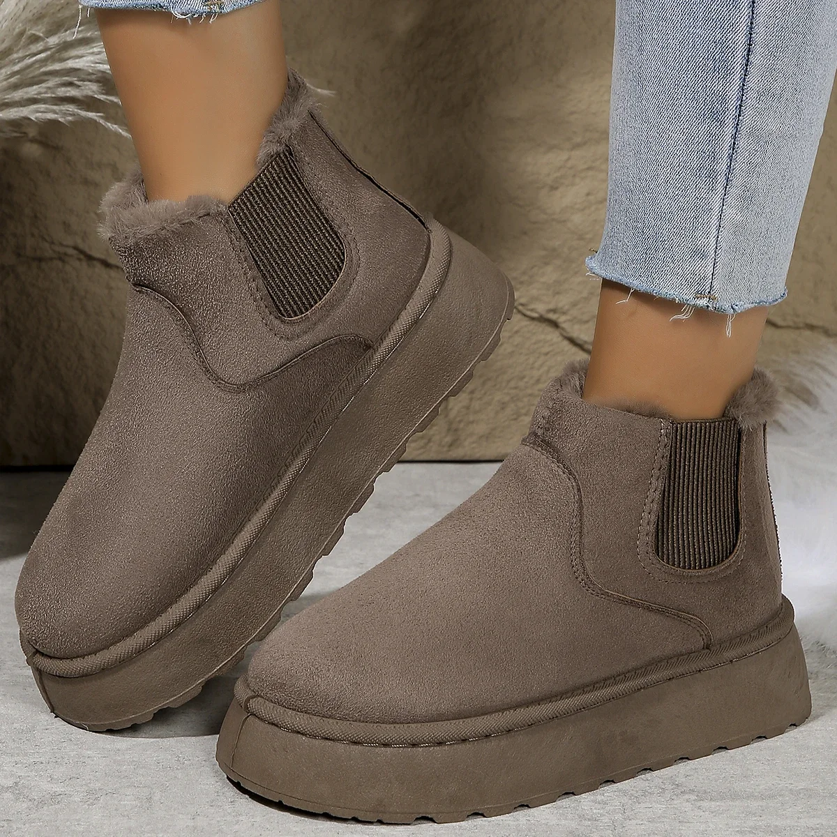 Winter Large Size Women's Snow Boots High-top Boots Thickened Plush Warm Outdoor Comfortable Ladies Cotton Shoes Brown Booties