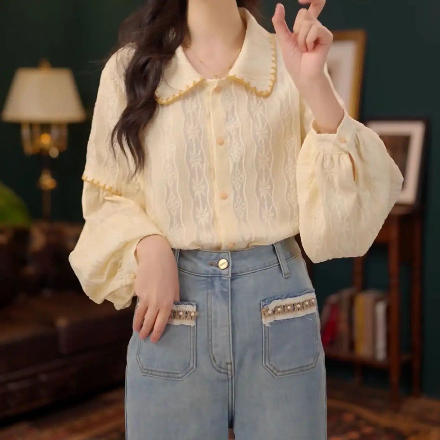 

Fashion Doll Collar Long Sleeved Shirt for Autumn 2025, Stylish and Versatile, Slimming and Age Reducing Loose Top for Women