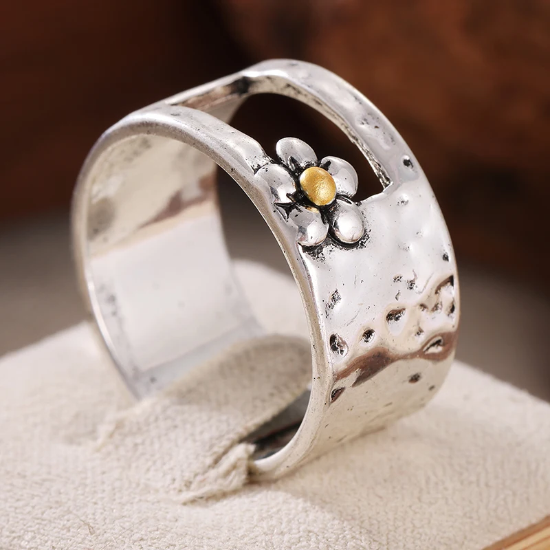 Fresh Simple Silver Plated Wide Face Women's Ring With A Notch Carving Flower Pattern  Artistic Style Ring Daily Fashion Jewelry