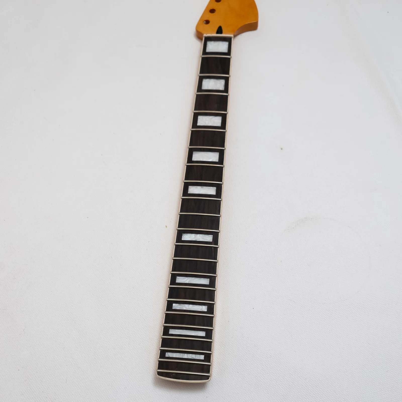 Large Headstock Maple Guitar Neck 25.5 Inch Rosewood Fingerboard 22 Medium Jumbo Frets Gloss Finish