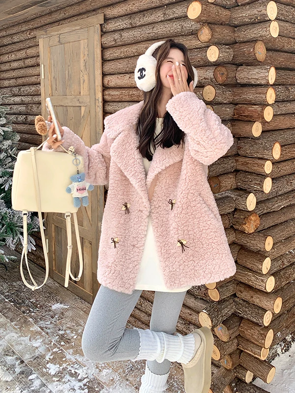 

Розовая куртка из овечьей шерсти с утепленным темно-синим воротником, женская верхняя одежда, осенне-зимняя новинка, свободный крой, удлиненная модель для повседневной носки