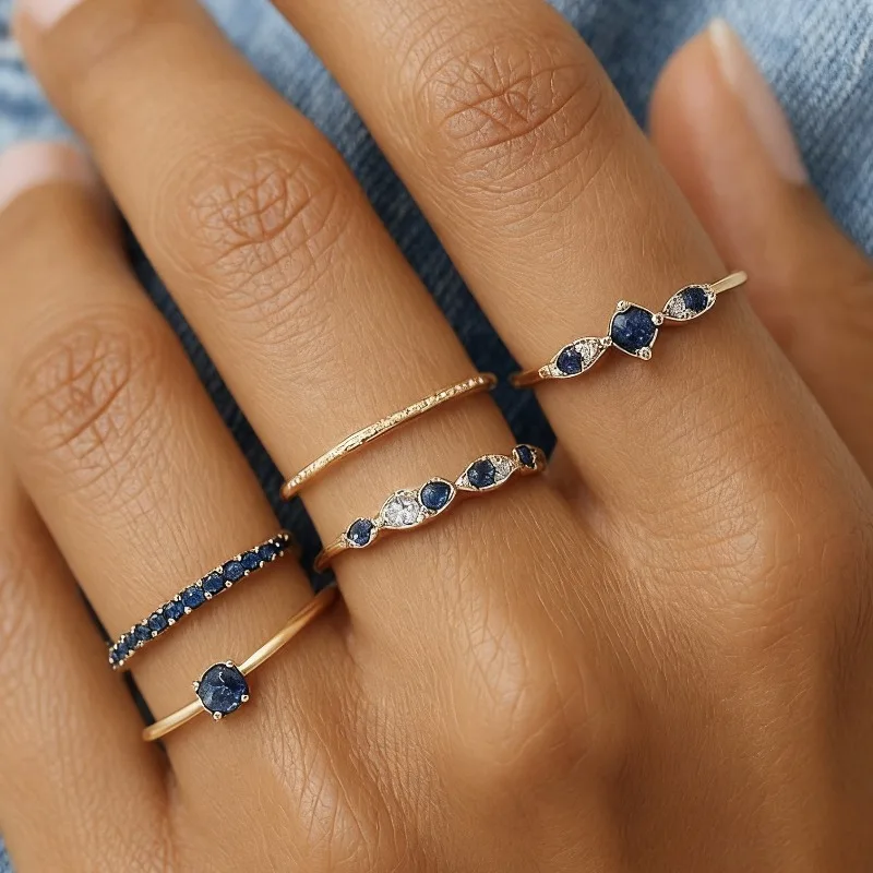 مجموعة جديدة من خمس قطع من الخواتم النسائية، عصرية وفاخرة، مع الزركون الأزرق وإكسسوارات متعددة الاستخدامات