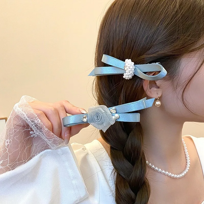 Blaue Garnblumen-Haarspangen für Frauen Imitierte Perlen-Haarnadeln Feenhafte Schleifenknoten Strass-Seitenfransen Haarklammern Kopfschmuck K