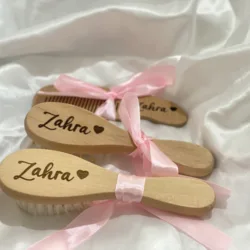 Cepillo de pelo personalizado para el cuidado del bebé, peine de madera de lana Natural pura, masajeador grabado para recién nacido, regalo para Baby Shower y registro