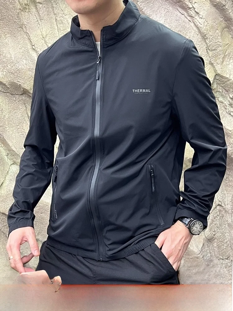 

Мгновенное прохладное ощущение, ультратонкий мужской уличный тюнет, весна-лето, Новое поступление, защита от ультрафиолета, воротник-стойка, длинная застежка-молния...