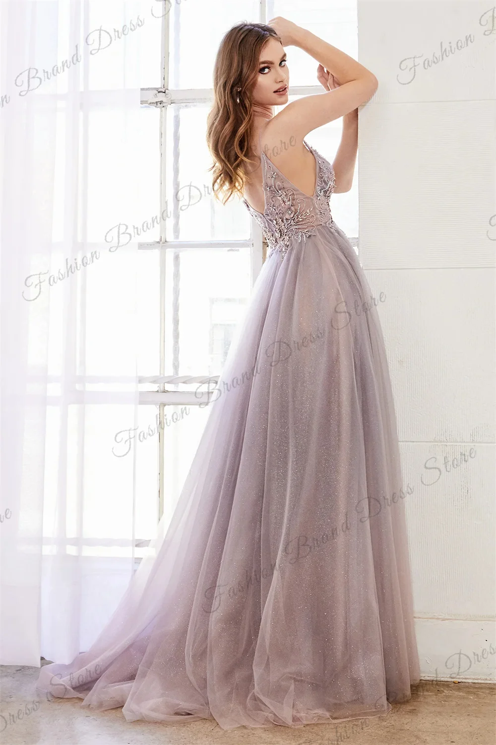 Spaghetti Straps V-neck Prom Dresses With Split Sparkly Lace Appliqeus Sleeveless Evening Gowns A-line Long Formal Ball Gowns