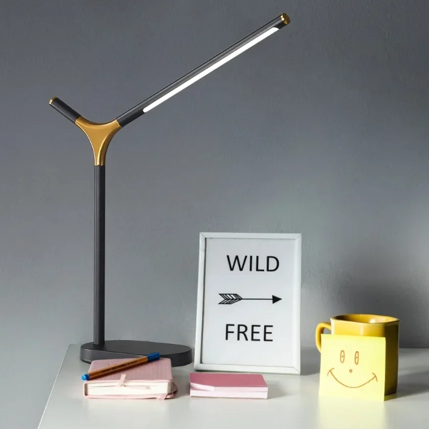 Plug In Design Three-Way LED Eye Protection Reading Desk Lamp Creative And Simple Tree Branch Dimmable Reading Desk Lamp