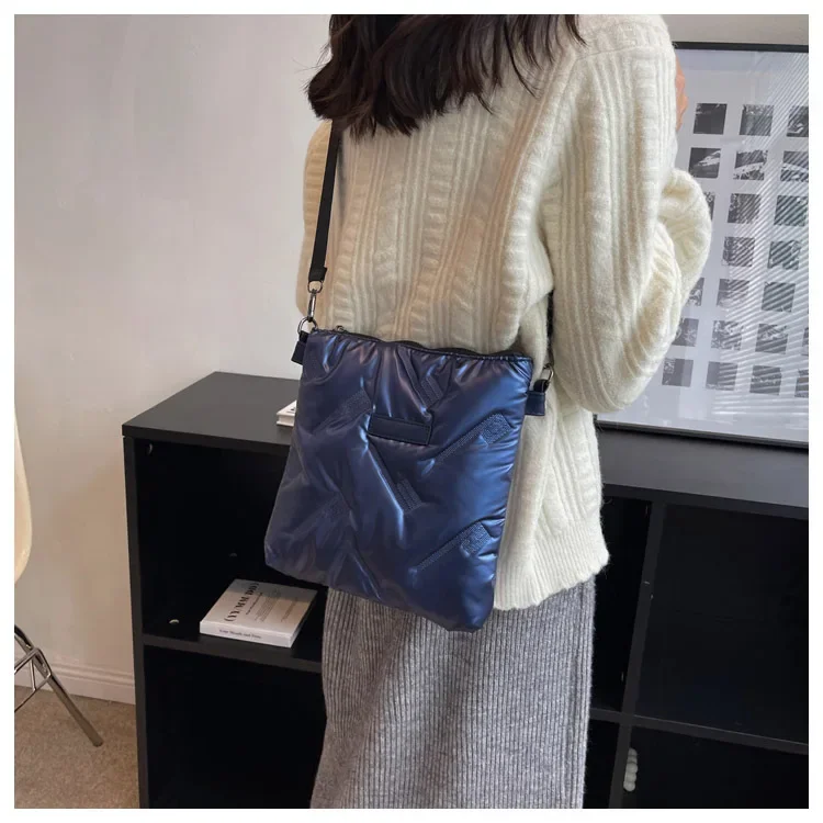 2023 Fashion Women\'s Messenger Bag Quilted Cotton Padded Handbags Solid Color Small Hand Bags for Women Shoulder Crossbody Bags