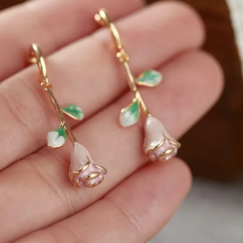 

New Fashion Autumn Adonis Garden Vintage Exquisite Gentle Fluorescent Powder Pink Rose Enamel Flower Dangle Earrings Clip Hoop