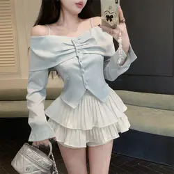 Pure Desire for a One Shoulder Camisole Pleated Long Sleeved Shirt for Women's Outerwear Slim Fit and French Style Top