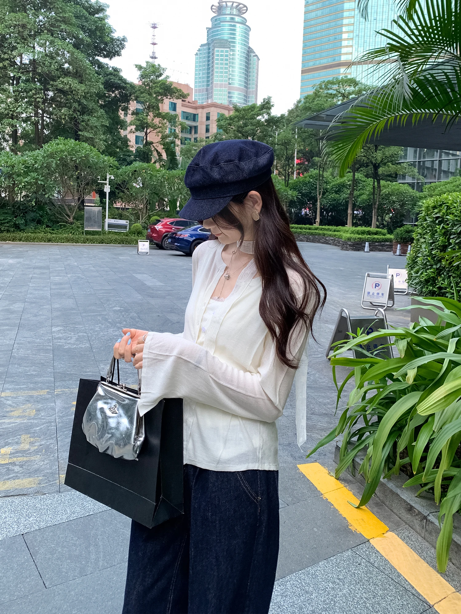 Laceul Long Sleeve Knitted Cardigan Women's Black Outerwear Autumn New Style Korean Version Unique And Attractive Top Coat