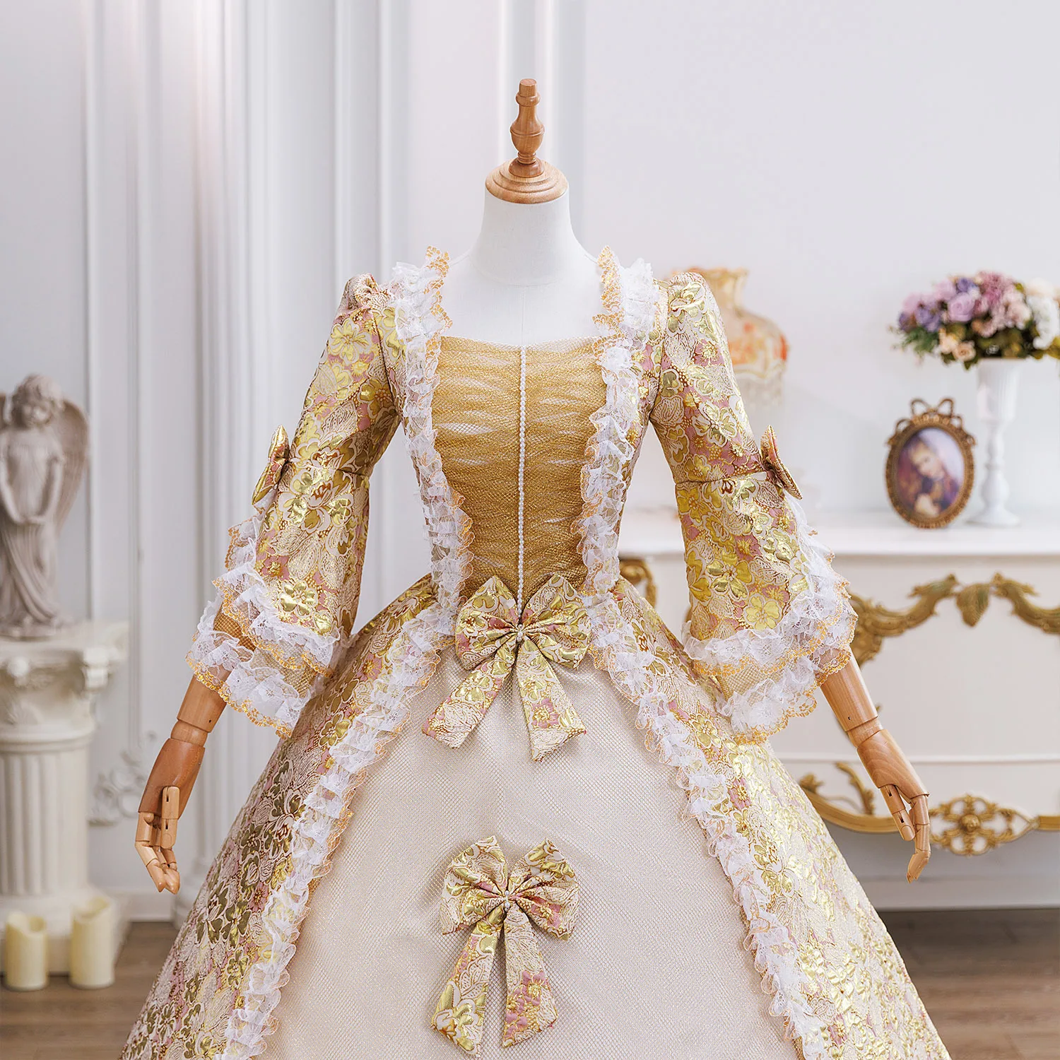 مضيف دراما المحكمة الأوروبية صور تعويم الأميرة حفلة الشاي الاجتماع السنوي المنصة أداء فستان المضيف مرحلة الفحص الفني