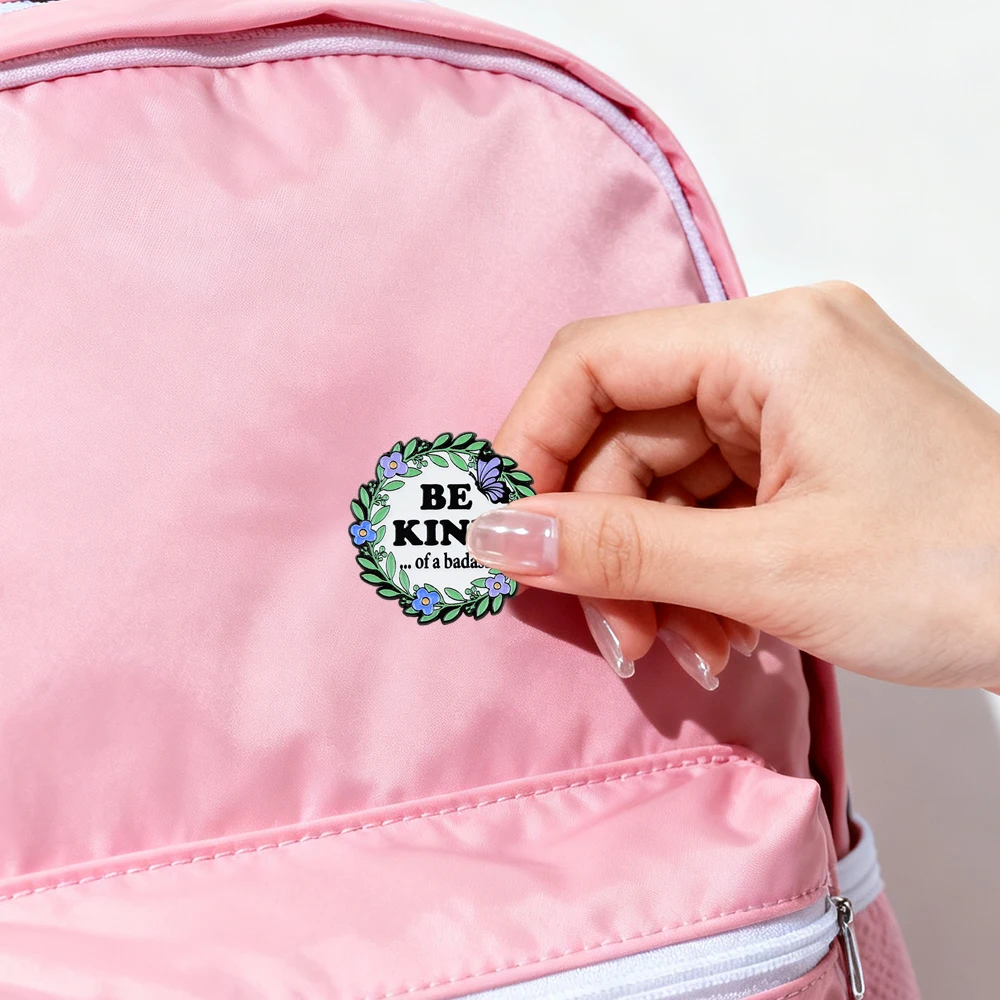 Be Kind Of A Badass Emaille-Brosche mit Blumen- und Schmetterlings-Anstecknadel für Rucksack, Hut, Accessoire, inspirierendes Motto-Abzeichen, Geschenk – Detail 10