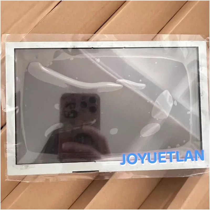 EM2T-18B955-FD는 포드 자동차의 내비게이션 시스템의 LCD 디스플레이 화면에 사용됩니다.