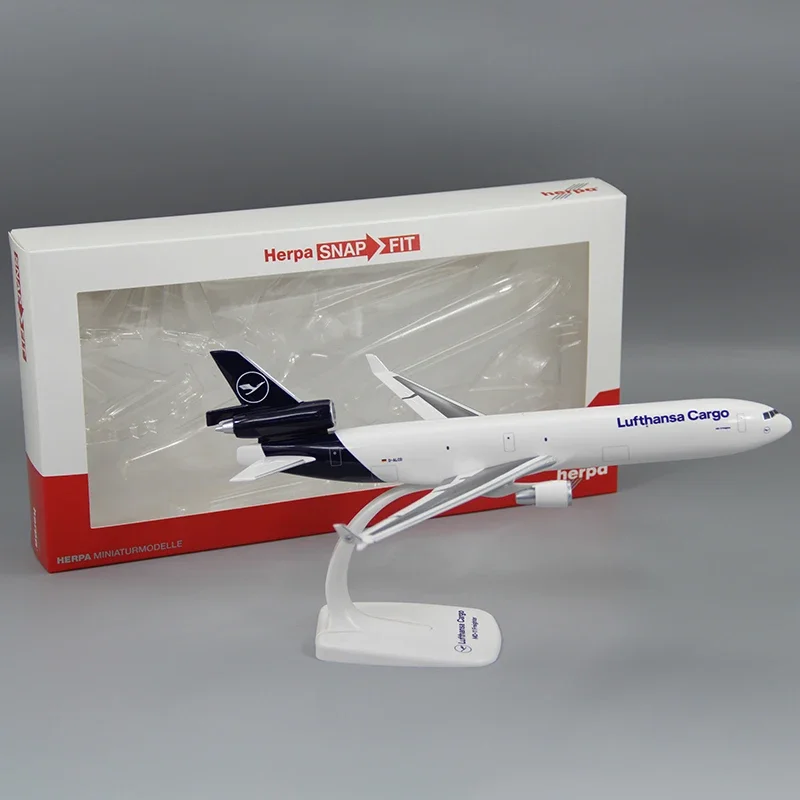 

New 1:200 Scale MD-11 Lufthansa Cargo Airlines Assembly Plane With Base Model Aircraft Collection Display Gifts Fans Toys