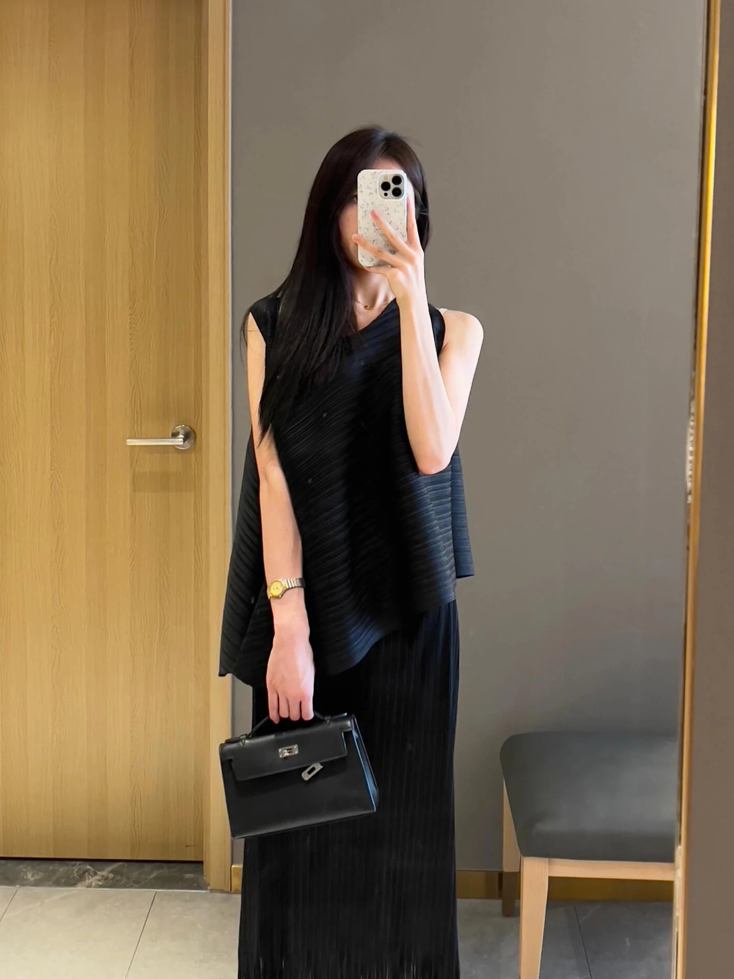 Loose Fit Sleeveless Vest Women's Outerwear Asymmetrical Design Slimming Effect High Elasticity Short Length round Neck Polye...