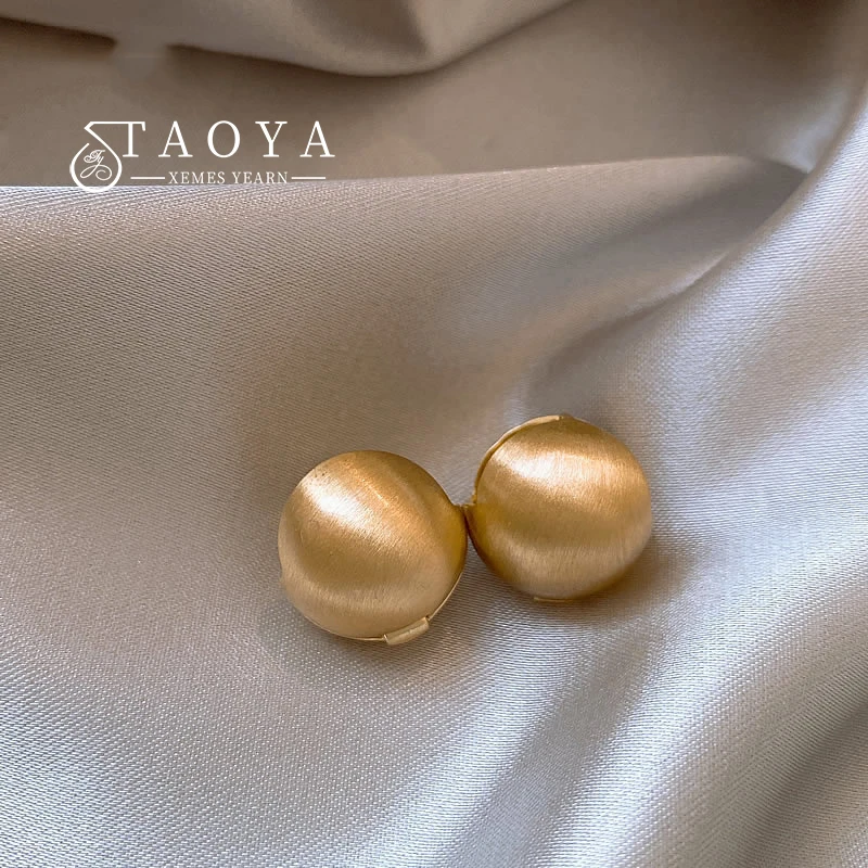 European and American Retro Brushed Gold Color Round Ball Earrings 2023 New Design Luxurious Accessories For Women Jewelry Party