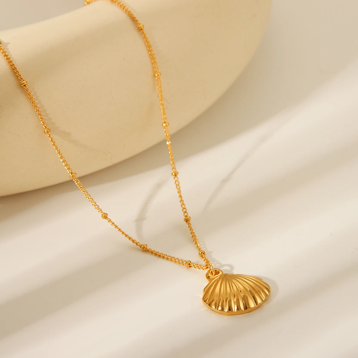 هوانغ تشاو خمر نجم البحر شل قلادة قلادة الفولاذ المقاوم للصدأ 18 كيلو مطلية بالذهب قلادة قلادة الشاطئ مجوهرات هدية عيد ميلاد