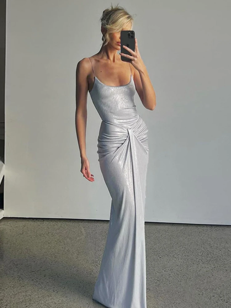 Mozision Sliver Spaghetti Strap Maxi abito sexy per le donne Moda Sparkle senza maniche Backless increspato Beach Club Abito lungo sexy