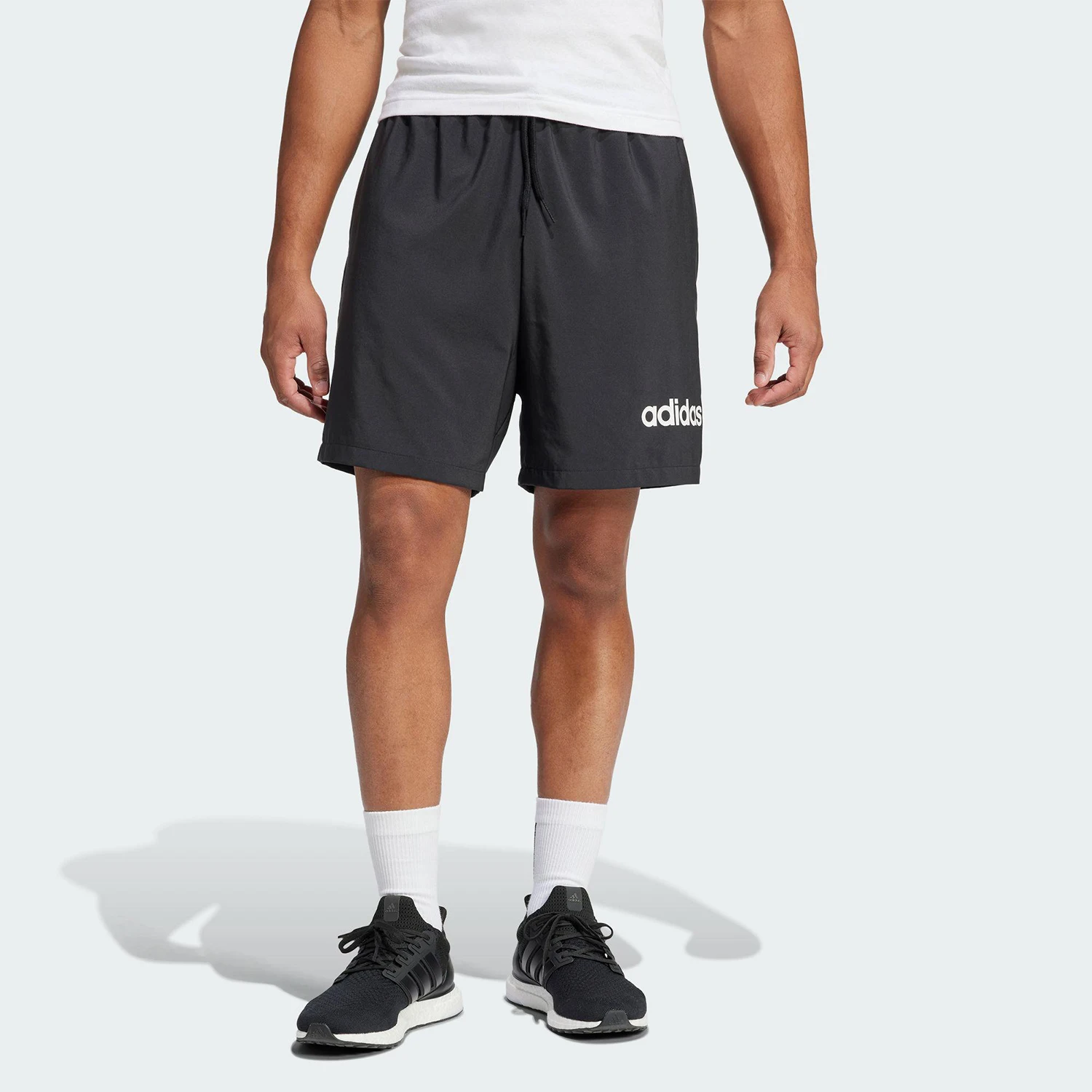 

Оригинальные мужские повседневные тканые шорты Adidas M LIN CHELSEA JE9016