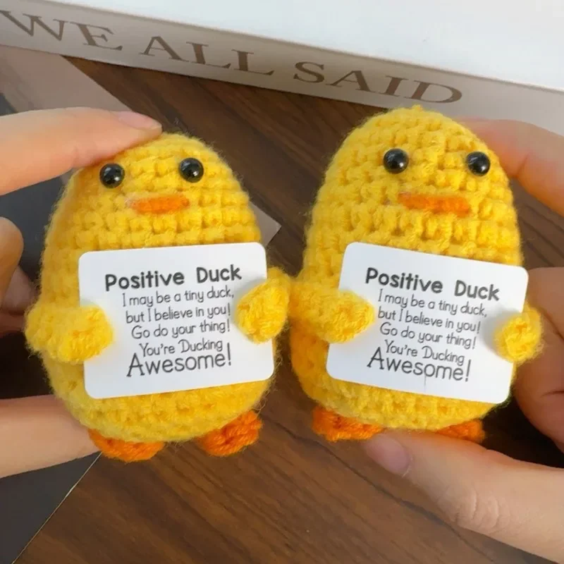 10/1PCS Cute Handwoven Positive Energy Duck Emotional Support Crochet Duck Ornament Mini Positive Doll with Card Home Decor Gift