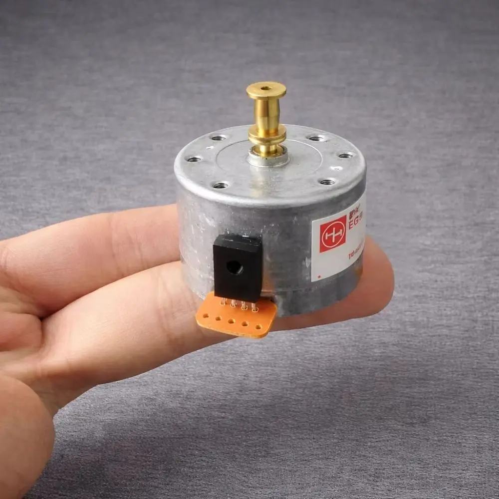 

Low Noise EG-530SD H/L Fine Speed Trim 25mm Mount Brushed Turntable Motor Removable Brass Pulley 9-12V DC Vinyl Player Motor