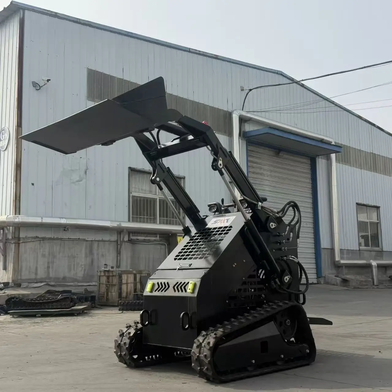 Mini Skid Steer Loader 4WD Quick Attach Compact Loader Landscaping Soil Moving Garden Renovation Implements Support Tools