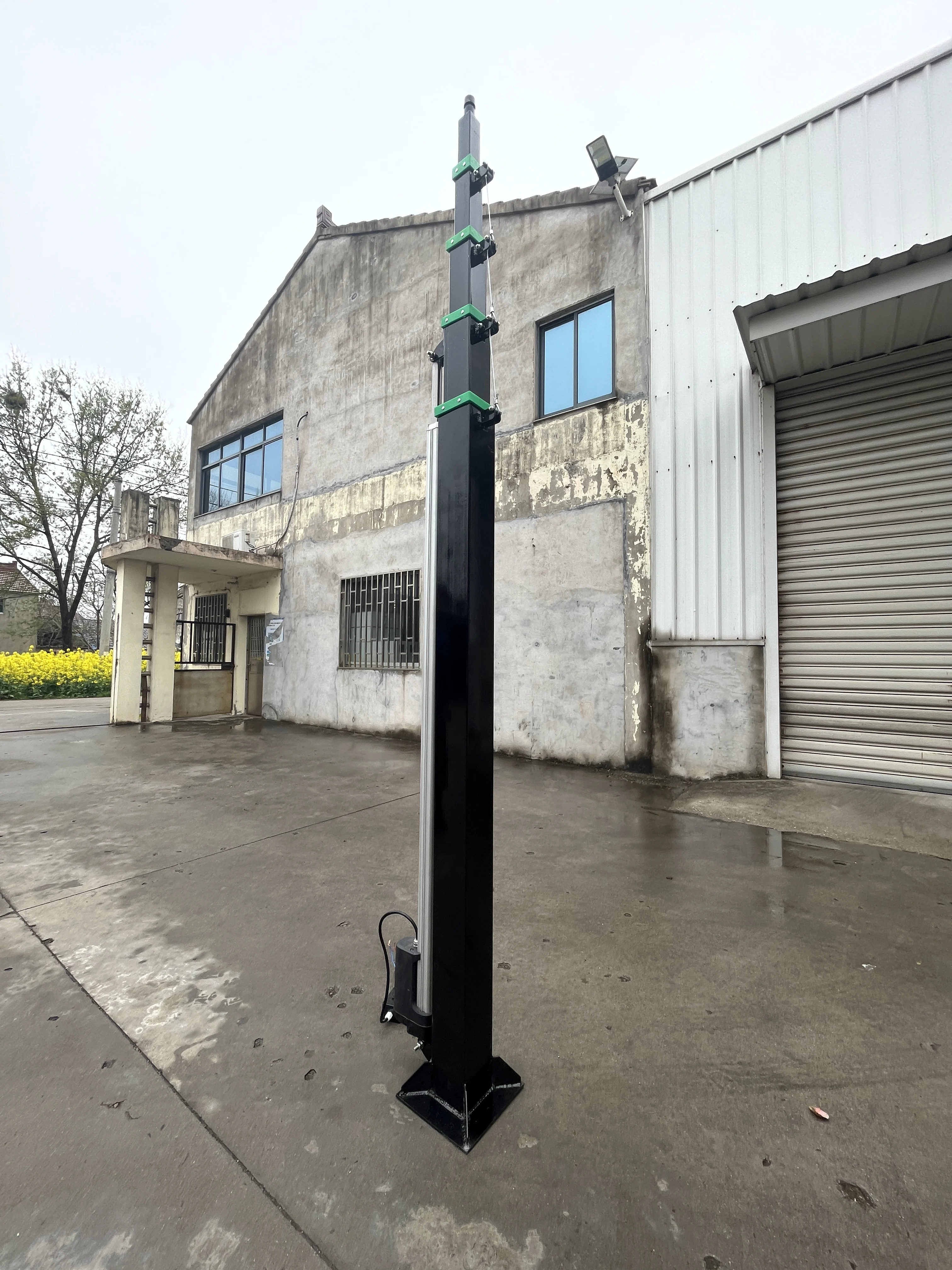 Electric Mast 6m Telescopic Light Tower DC/AC 30KG Capacity Self-Locking Telecommunication Pole