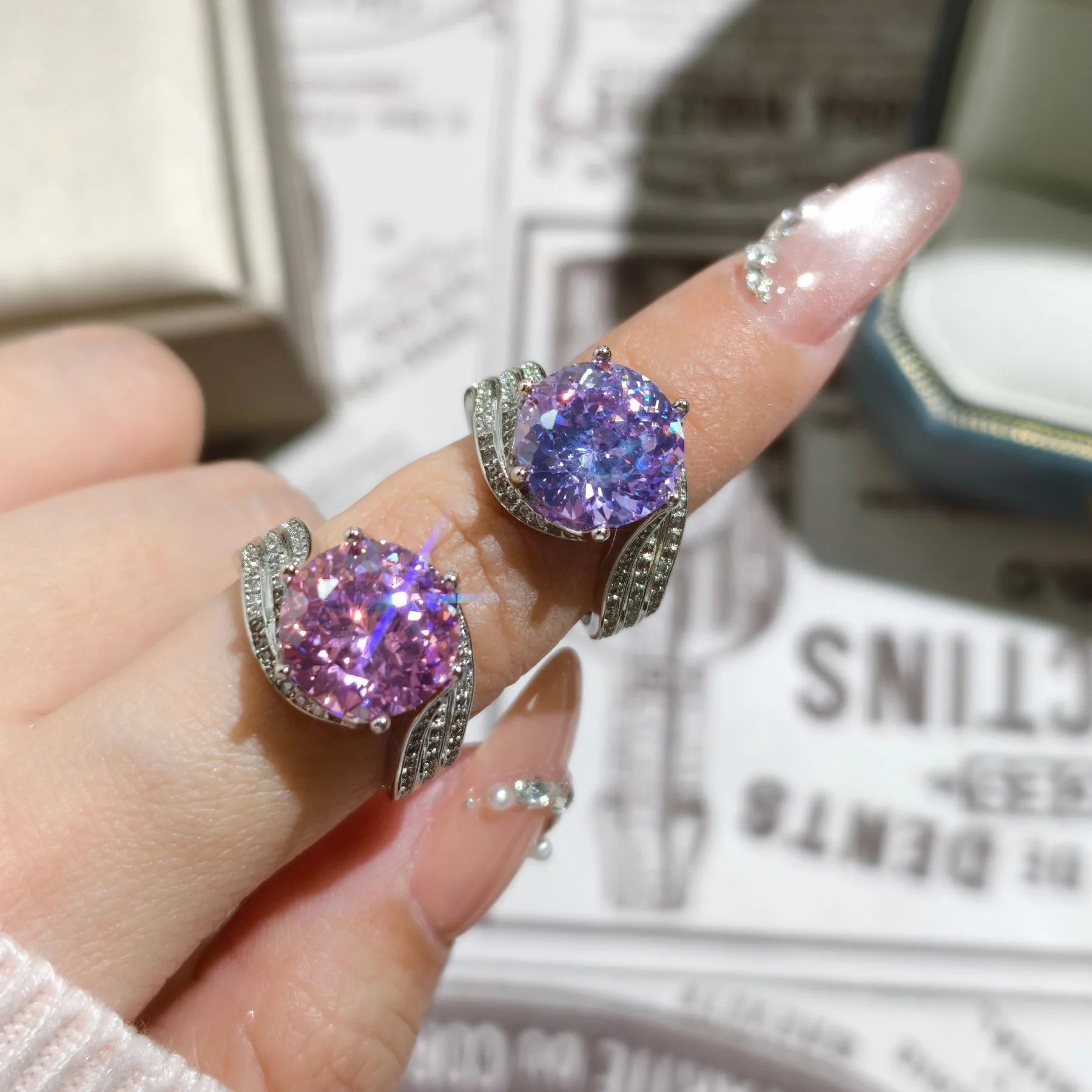 

Starry Sky Cutting Sparkle Purple Lithium Radiant Zircon Fluorescent Lamp Color Change Full Zirconia Luxury Open Ring for Women