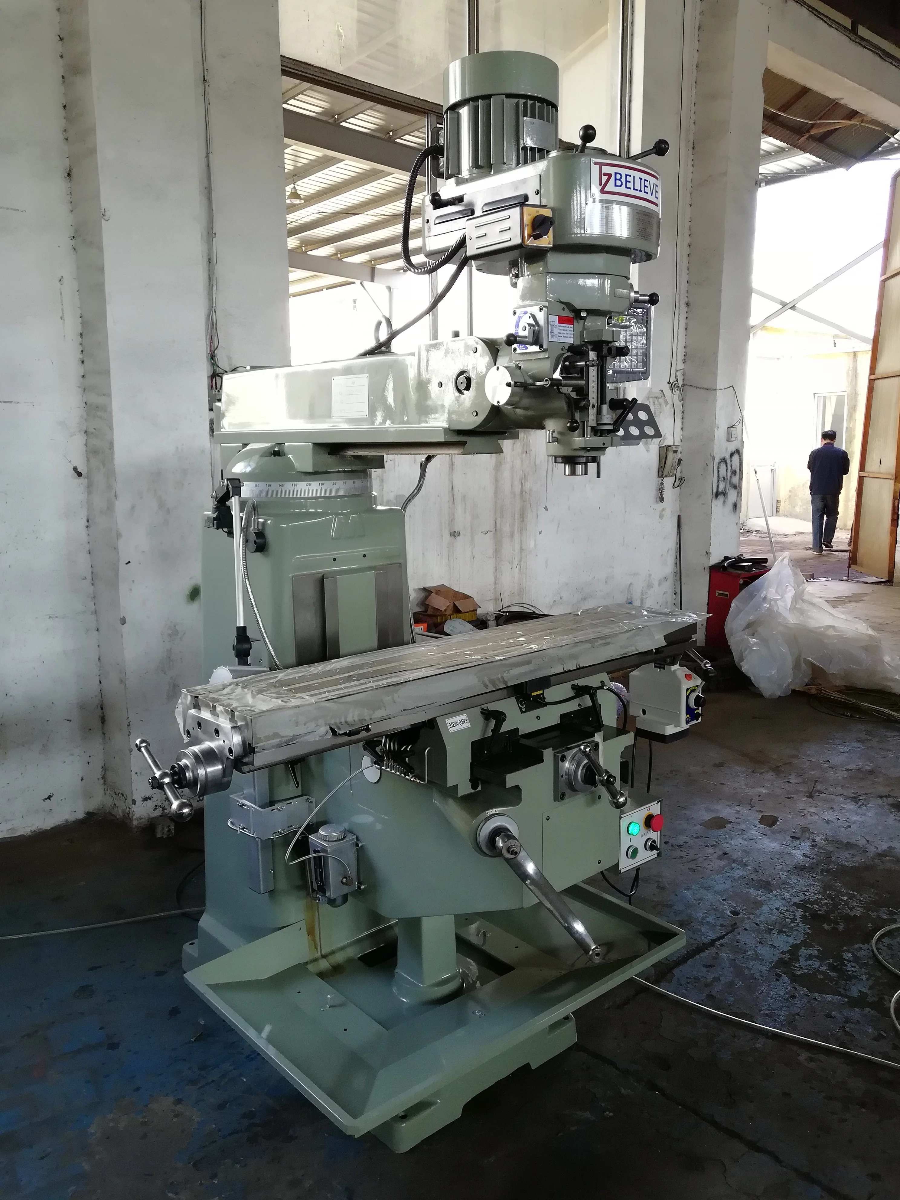 4H milling machine metal processing machining turret milling head