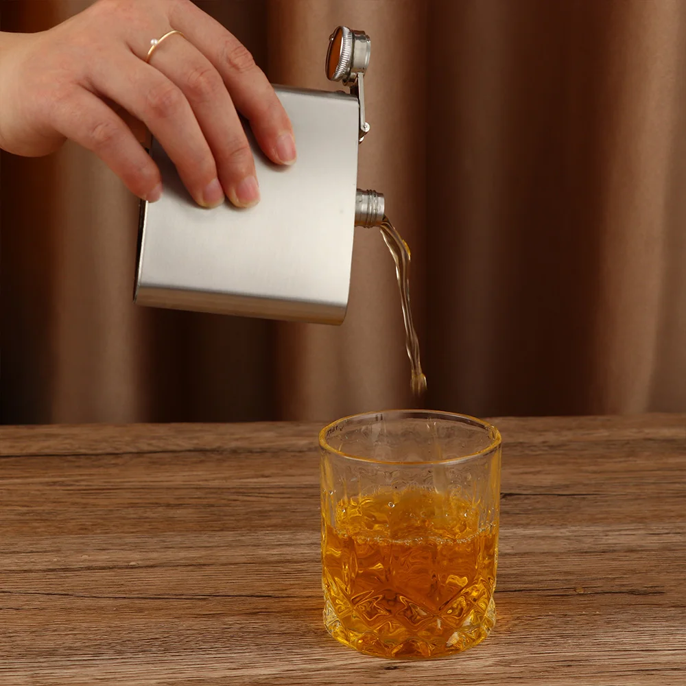 Stainless Steel Hip Flask Portable Liquor Flask Leakproof Drinking Bottle Alcohol Wine Whiskey Holder Drinkware Wedding Party