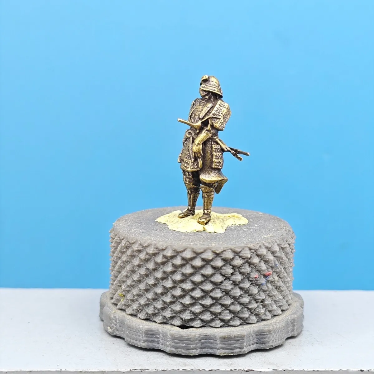 Vintage Brass Samurai Mini Figurine Antique Metal Warrior Statue Desktop Decor Collectible Craft Ornament Home Display Gift