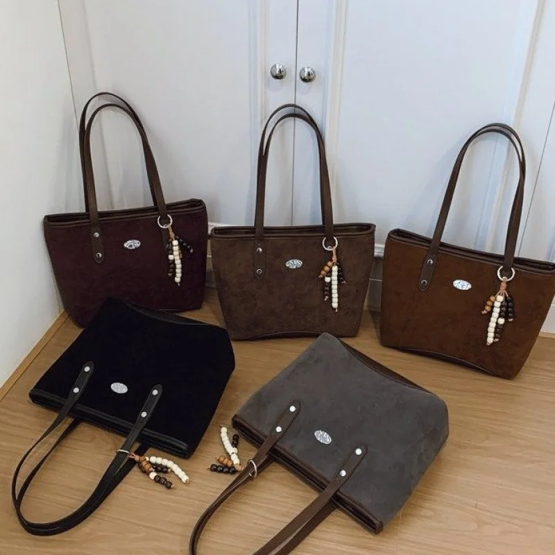 

Superior Ladies Shoulder Bag Made Of Viper-Print Leather Boasting Liechtenstein High-End Vintage Neat Spacious Look